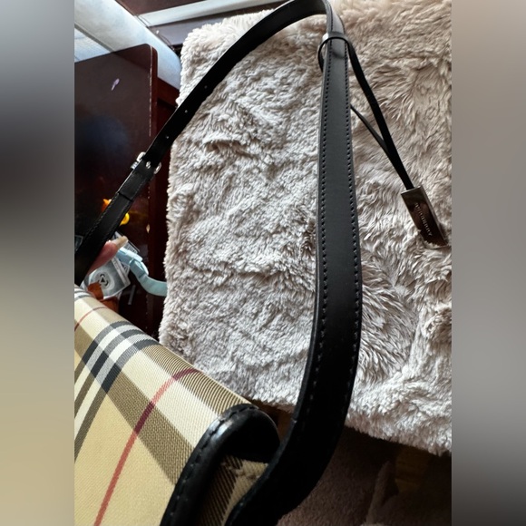 SALE ENDS AT MN ❤️ EUC Burberry Haymarket Novacheck Canvas Baguette Shoulder Bag - Picture 12 of 17